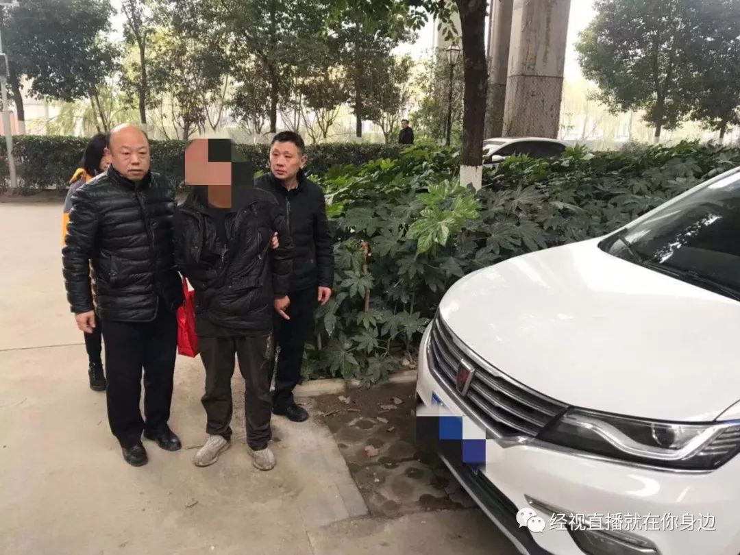 男子砸车窗盗窃落网，法律铁腕不容侵犯