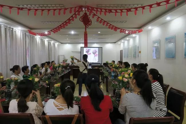 朝阳区妇联举办朝之花论坛，聚焦女性健康，共筑美好未来