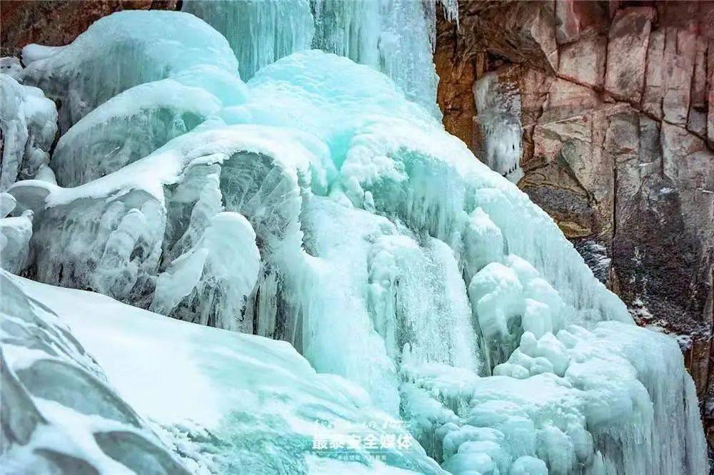 黑龙江冰泡奇观惊艳亮相，冰雪世界的独特魅力展现