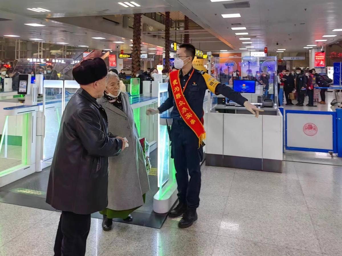 乌鲁木齐国际机场见证繁荣与进步，旅客吞吐量突破2500万人次，航空枢纽地位稳固