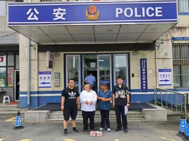 连云港公安实施一校一警守护青春，筑牢校园安全屏障，平安警色行动启动