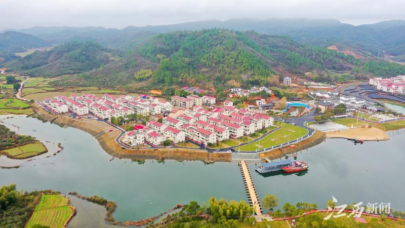 礼赞共和国，走进吉安峡江，民族村展现时代风采