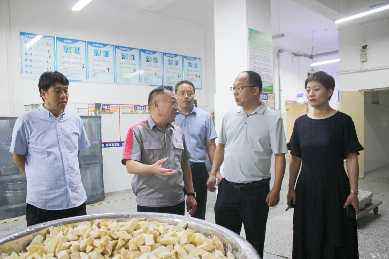 侯宇带队督导校园餐常态化包保工作的实践与探索标题，中小学校园餐包保工作的督导实践与探索——侯宇带队引领前行